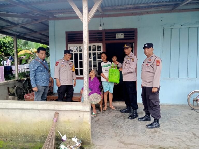Polsek Megang Sakti Salurkan Bantuan Bansos Kepada Warganya
